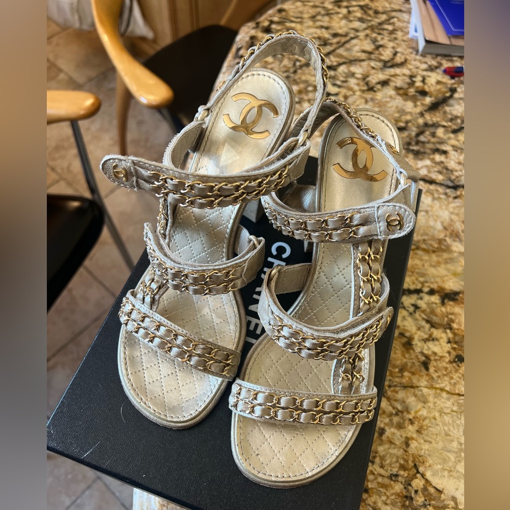 Chanel Coco Mark Chain  Shoes Sandals. Size 40.5. Full set . Flash sale🔥